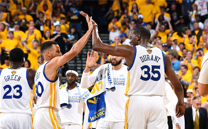 向争冠集团 向争冠集团