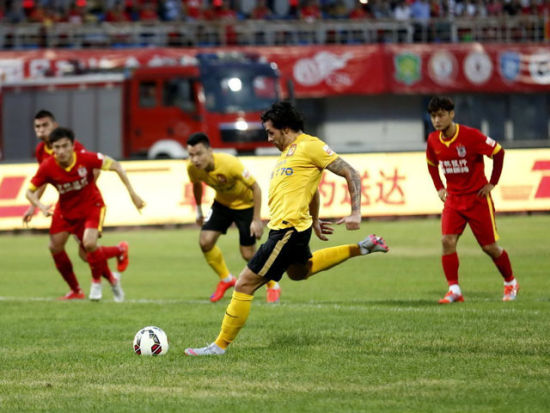 形成呼应 形成呼应